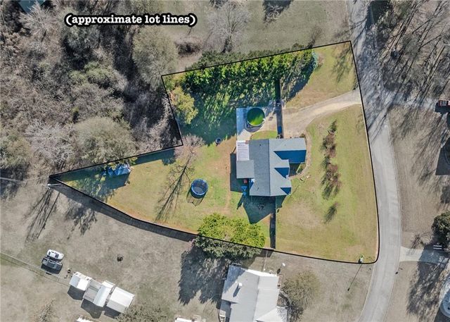 160 GLENN FULLER Circle, Commerce, GA 30529