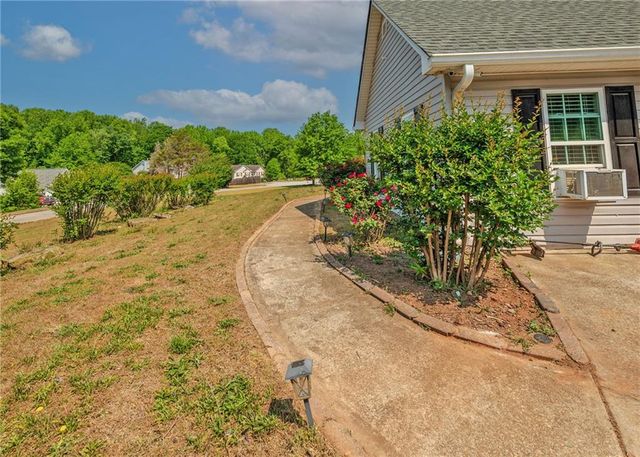 160 GLENN FULLER Circle, Commerce, GA 30529
