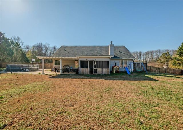 160 GLENN FULLER Circle, Commerce, GA 30529