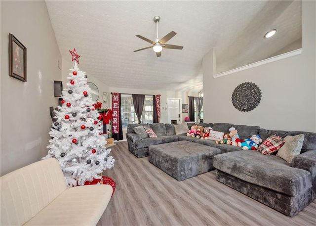 160 GLENN FULLER Circle, Commerce, GA 30529