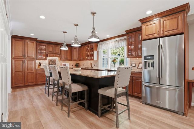 331 FOX HOLLOW DR, Feasterville Trevose, PA 19053
