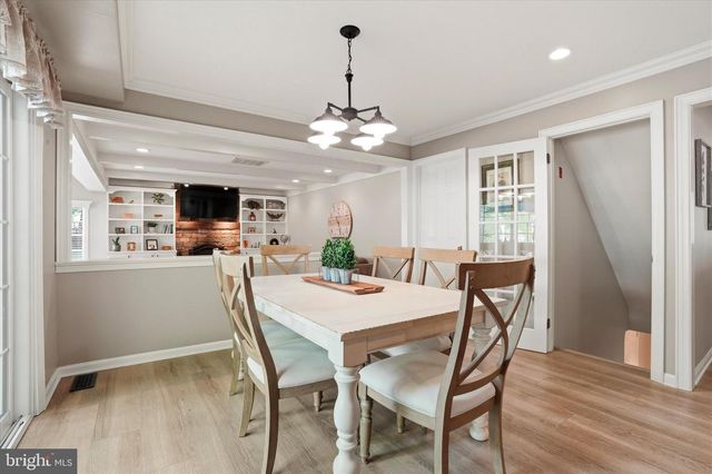 331 FOX HOLLOW DR, Feasterville Trevose, PA 19053