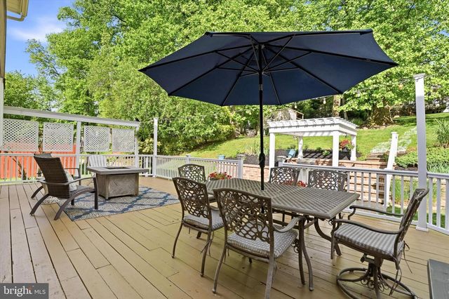 331 FOX HOLLOW DR, Feasterville Trevose, PA 19053