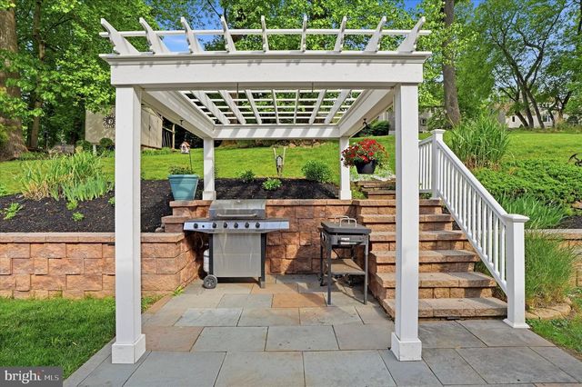 331 FOX HOLLOW DR, Feasterville Trevose, PA 19053