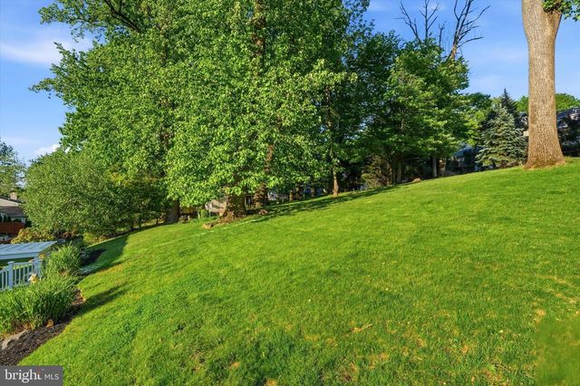 331 FOX HOLLOW DR, Feasterville Trevose, PA 19053