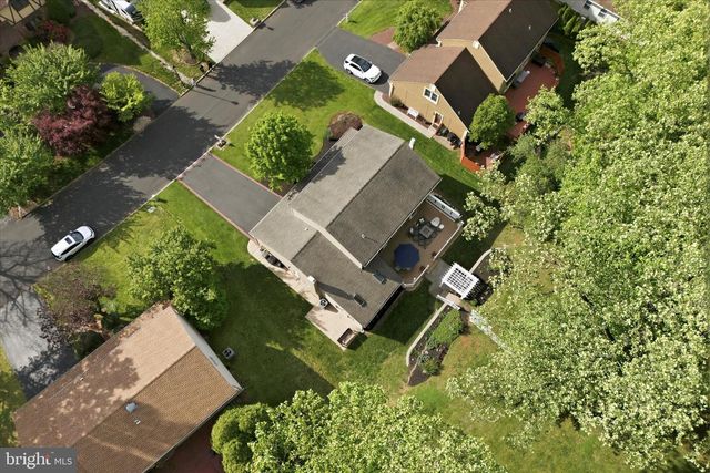 331 FOX HOLLOW DR, Feasterville Trevose, PA 19053