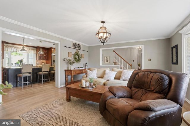 331 FOX HOLLOW DR, Feasterville Trevose, PA 19053