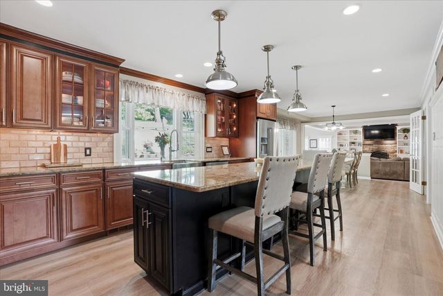 331 FOX HOLLOW DR, Feasterville Trevose, PA 19053