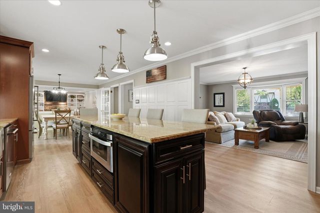 331 FOX HOLLOW DR, Feasterville Trevose, PA 19053