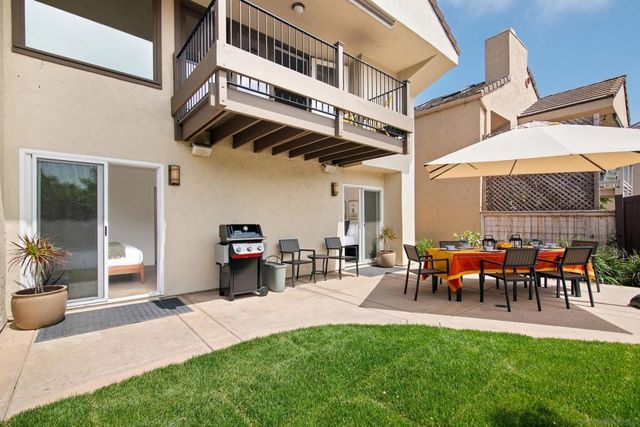 2452 Azure Coast Dr, La Jolla, CA 92037