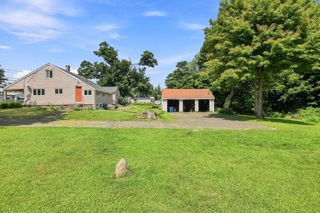 125 South St, Granby, MA 01033