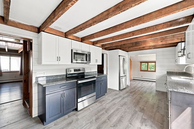125 South St, Granby, MA 01033