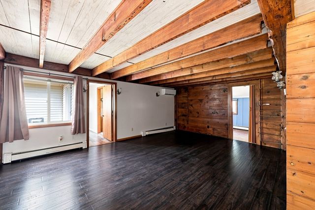125 South St, Granby, MA 01033