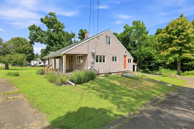 125 South St, Granby, MA 01033