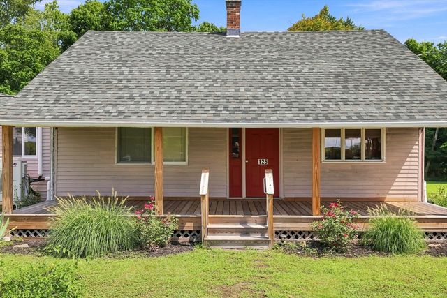 125 South St, Granby, MA 01033