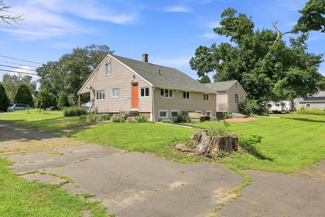 125 South St, Granby, MA 01033