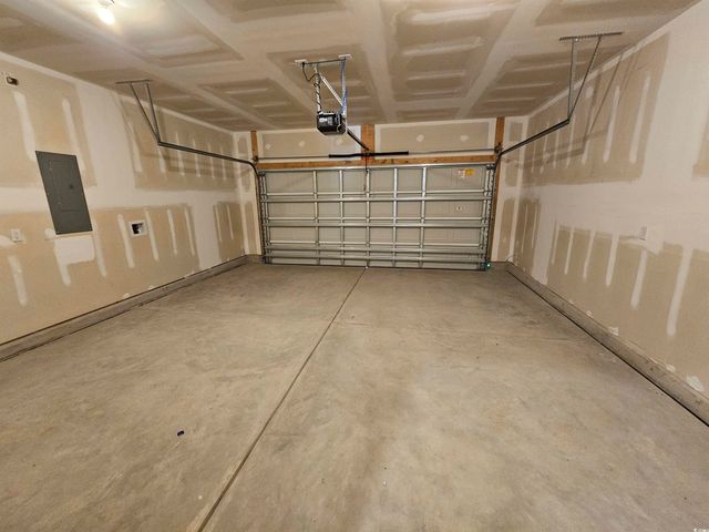 800 Wapama St., Little River, SC 29566