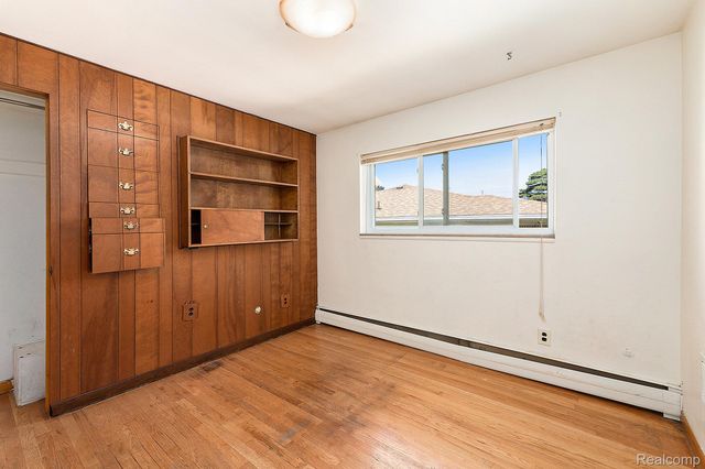 29242 Lorraine Court, Warren, MI 48093