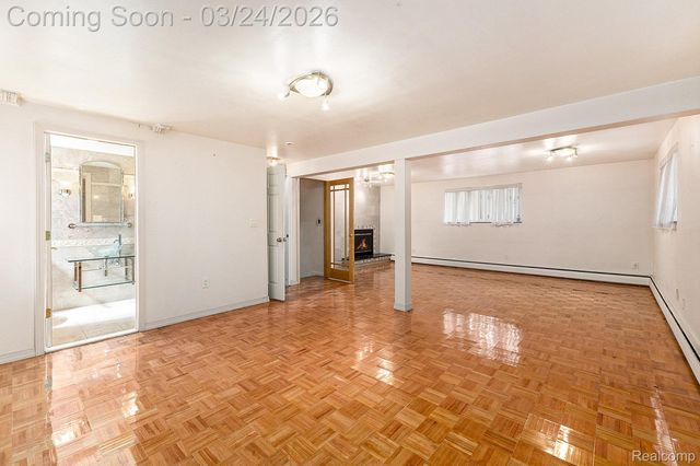 29242 Lorraine Court, Warren, MI 48093