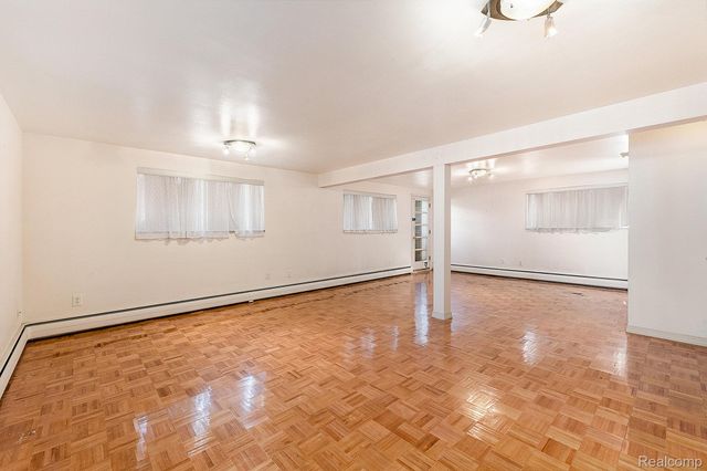 29242 Lorraine Court, Warren, MI 48093