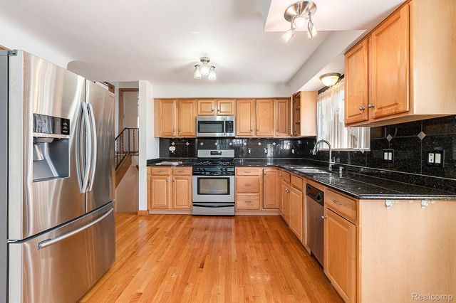 29242 Lorraine Court, Warren, MI 48093