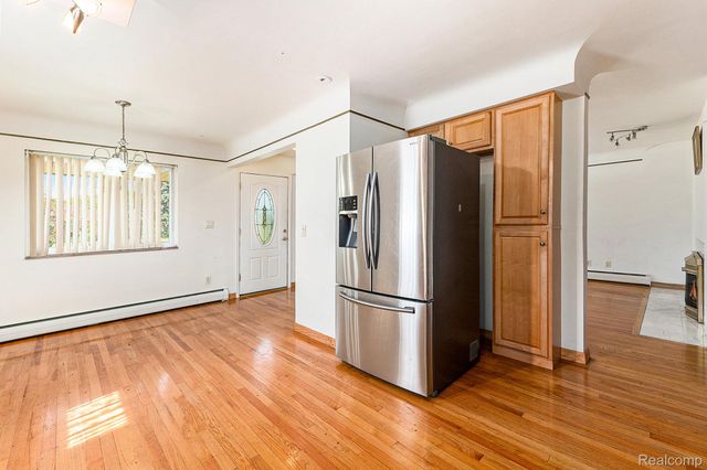 29242 Lorraine Court, Warren, MI 48093