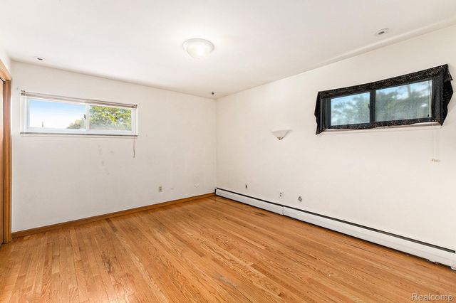 29242 Lorraine Court, Warren, MI 48093