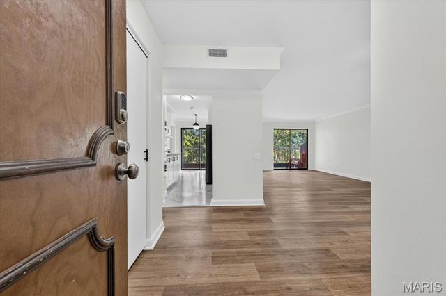 550 Coeur De Royale Drive 408, St Louis, MO 63141
