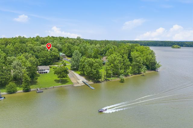 300 Featherfoot Parkway Loop, Parsons, TN 38363