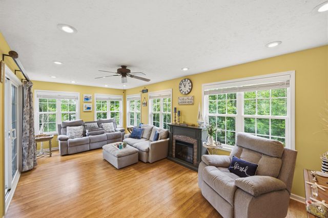 300 Featherfoot Parkway Loop, Parsons, TN 38363