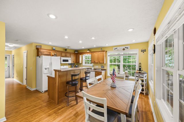300 Featherfoot Parkway Loop, Parsons, TN 38363