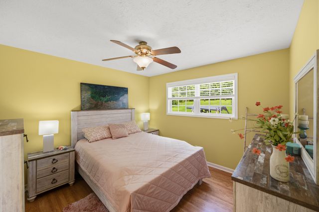 300 Featherfoot Parkway Loop, Parsons, TN 38363