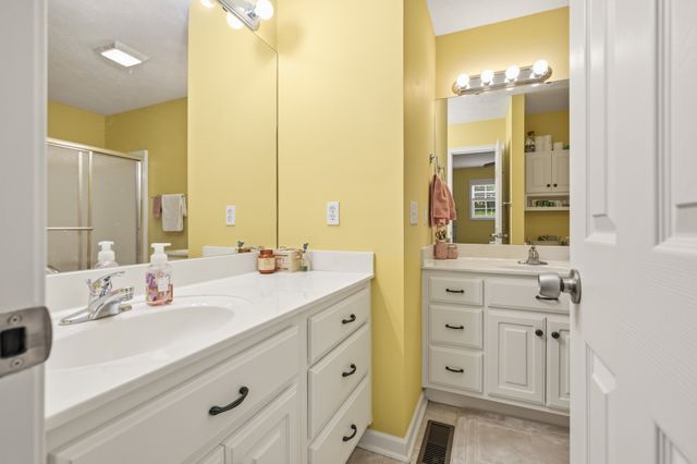 300 Featherfoot Parkway Loop, Parsons, TN 38363