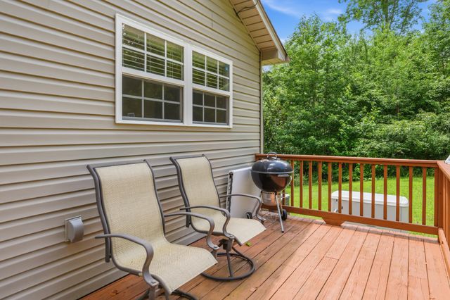 300 Featherfoot Parkway Loop, Parsons, TN 38363