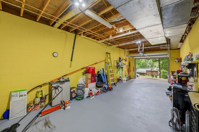 300 Featherfoot Parkway Loop, Parsons, TN 38363