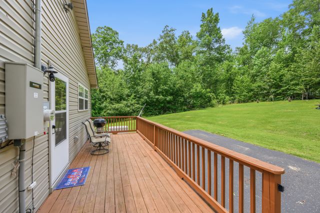 300 Featherfoot Parkway Loop, Parsons, TN 38363