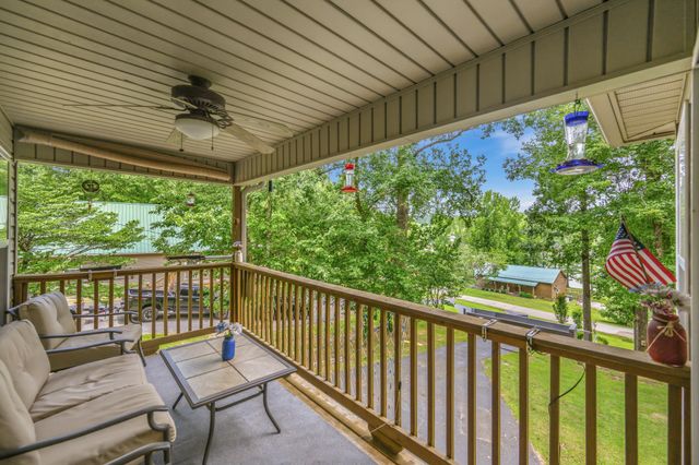 300 Featherfoot Parkway Loop, Parsons, TN 38363