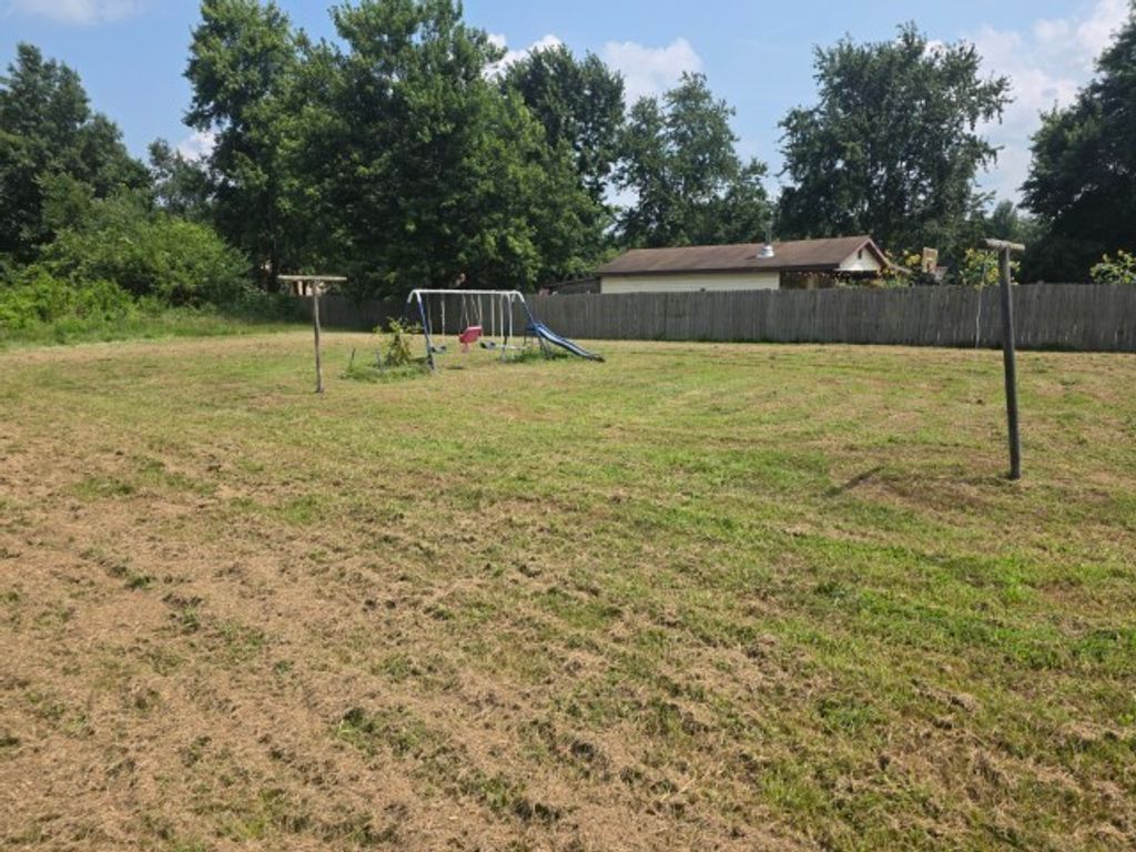 Image 26 of property listing at 12300 N Sparrow Lane, Mt Vernon, IL 62864