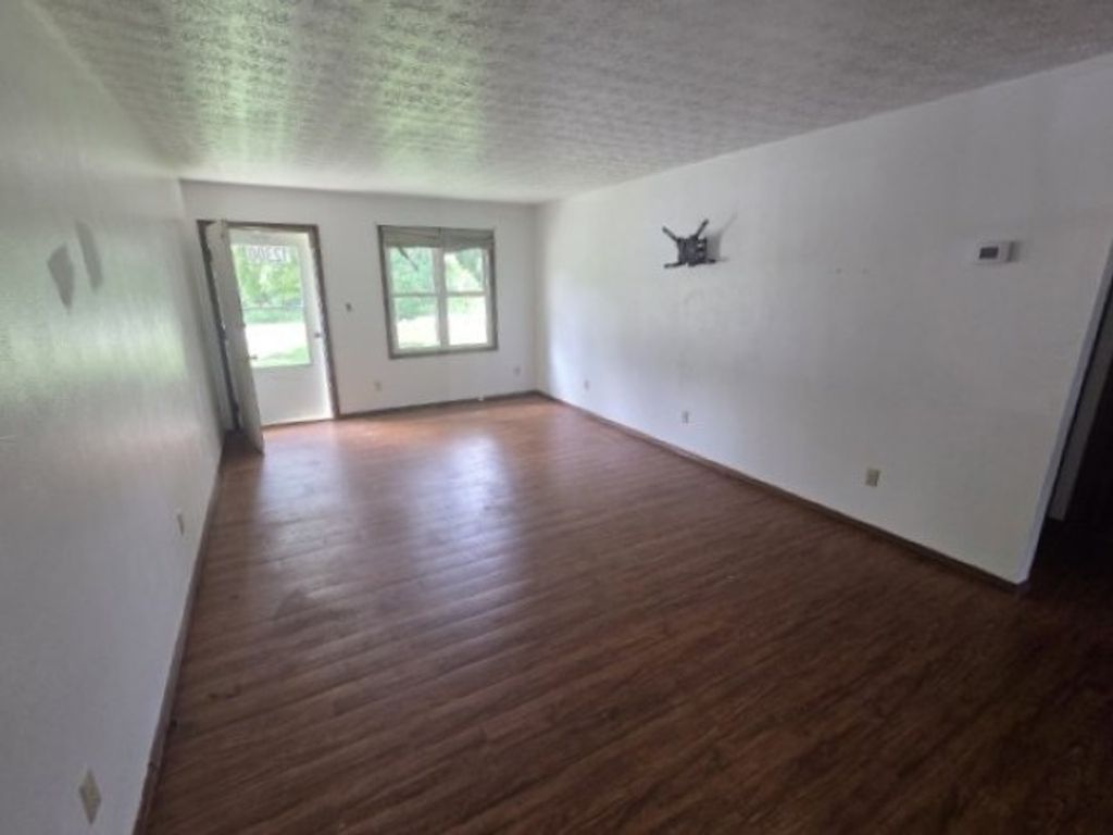 Image 28 of property listing at 12300 N Sparrow Lane, Mt Vernon, IL 62864