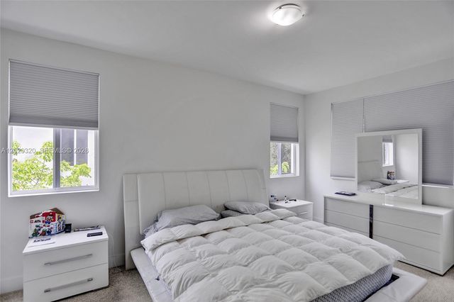 10265 NW 72nd Ter, Doral, FL 33178