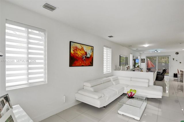 10265 NW 72nd Ter, Doral, FL 33178