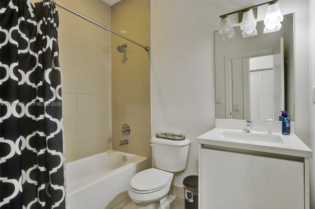 10265 NW 72nd Ter, Doral, FL 33178
