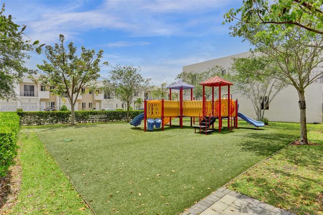 10265 NW 72nd Ter, Doral, FL 33178