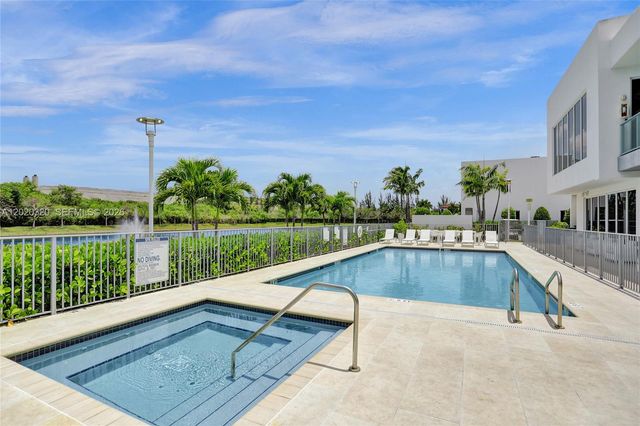 10265 NW 72nd Ter, Doral, FL 33178