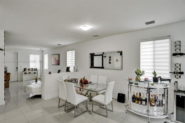 10265 NW 72nd Ter, Doral, FL 33178