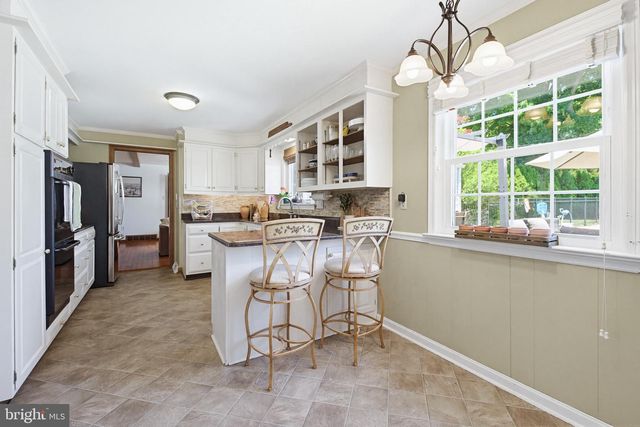 1349 COUNTRY CLUB DR, Lancaster, PA 17601