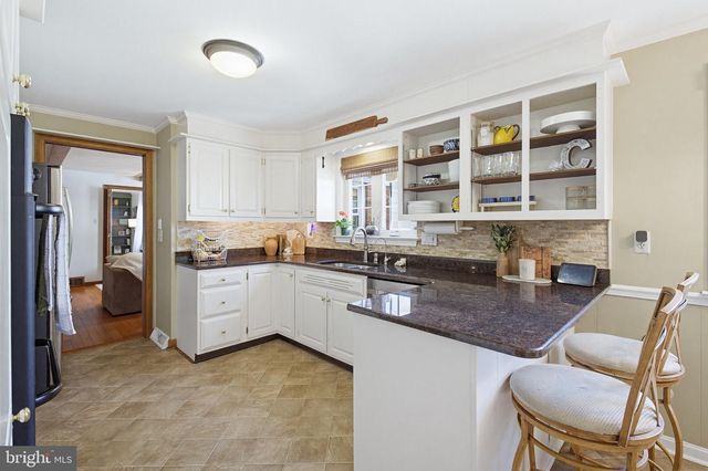 1349 COUNTRY CLUB DR, Lancaster, PA 17601