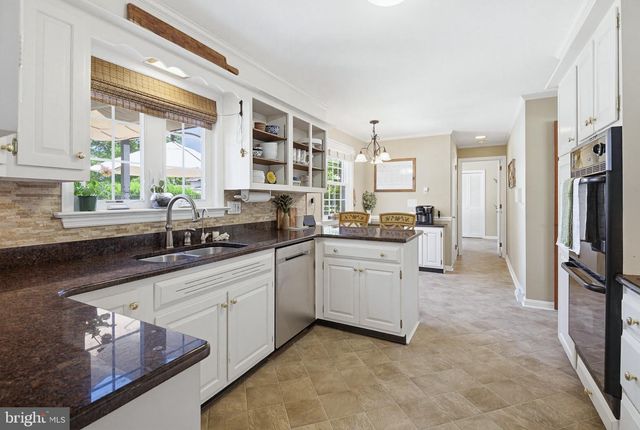1349 COUNTRY CLUB DR, Lancaster, PA 17601