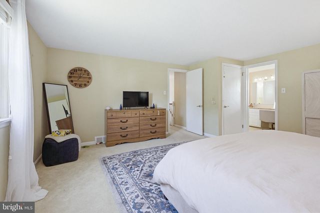 1349 COUNTRY CLUB DR, Lancaster, PA 17601