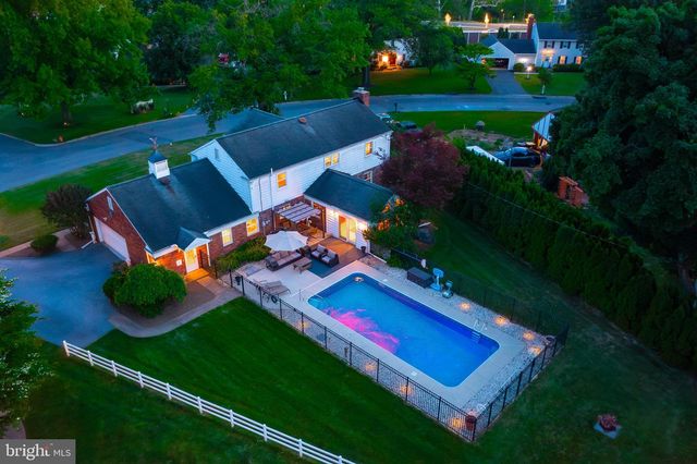 1349 COUNTRY CLUB DR, Lancaster, PA 17601